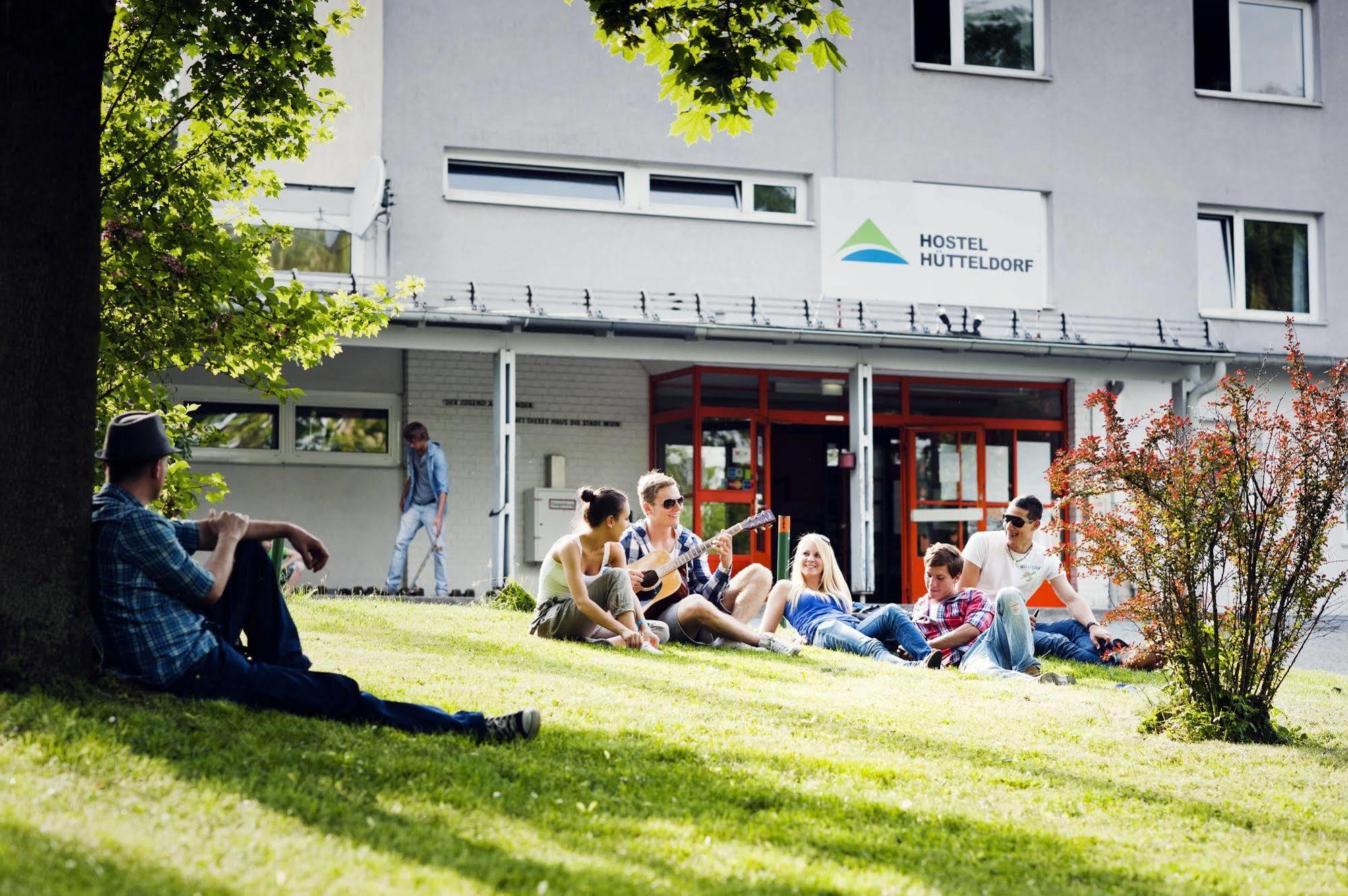 Hostel Huetteldorf Vienna Exterior photo