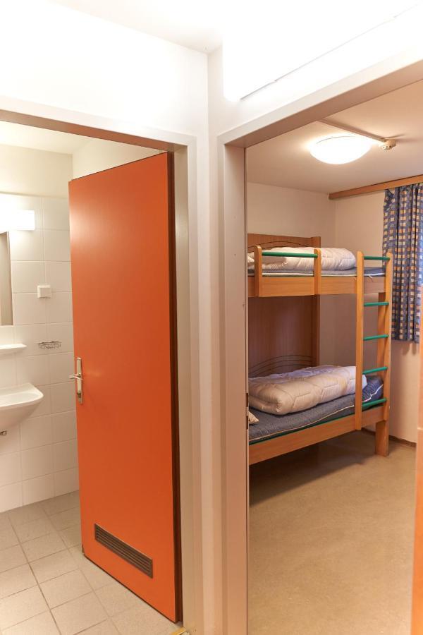 Hostel Huetteldorf Vienna Exterior photo